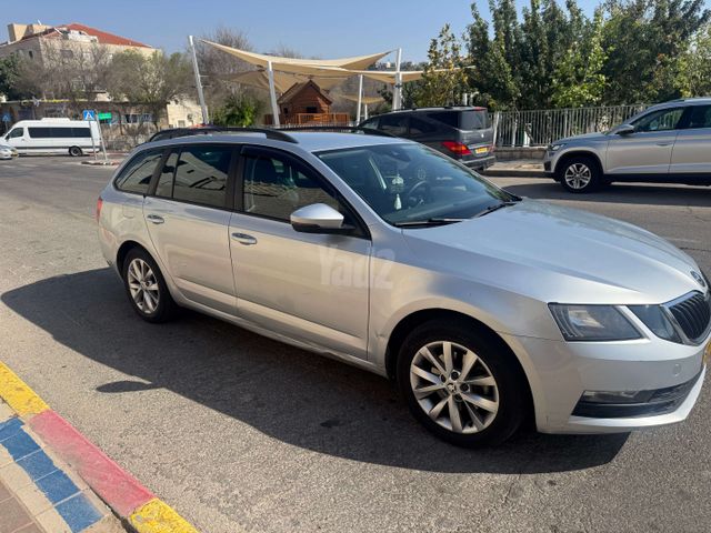 סקודה אוקטביה