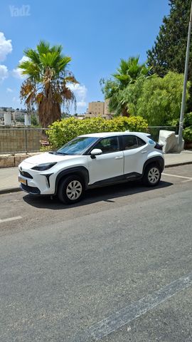 מודעת רכב טויוטה C-HR