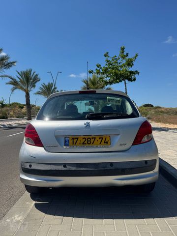 פיג'ו 207