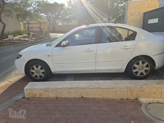 מודעת רכב מאזדה 3