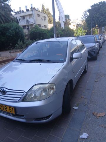טויוטה קורולה
