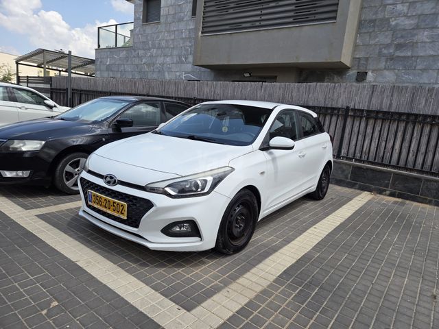 יונדאי i20