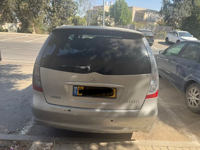 מיצובישי גרנדיס