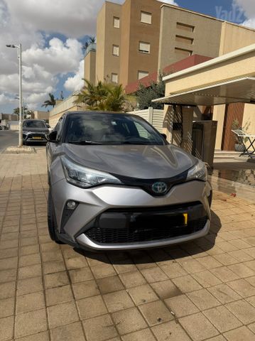 מודעת רכב טויוטה C-HR