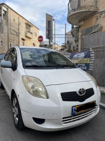 טויוטה יאריס