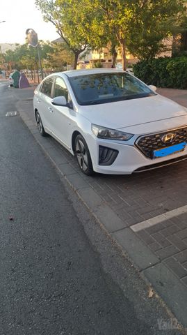 יונדאי איוניק