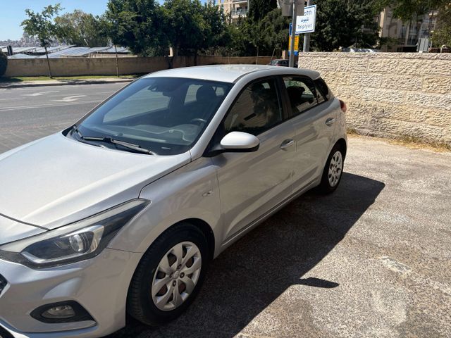 יונדאי i20