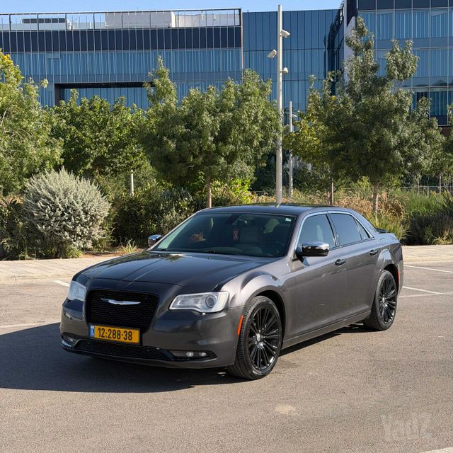 קרייזלר 300