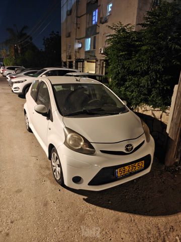 טויוטה אייגו