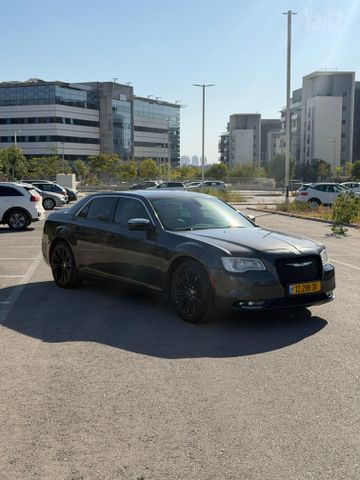 קרייזלר 300