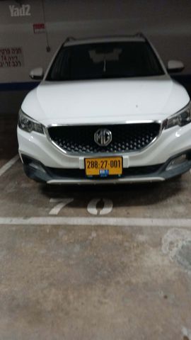 אם ג'י ZS