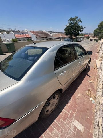 טויוטה קורולה