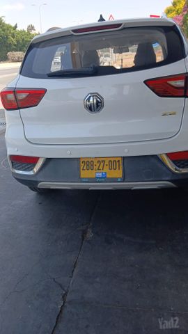 מודעת רכב אם ג'י ZS