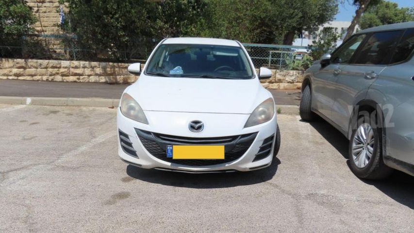 מודעת רכב מאזדה 3