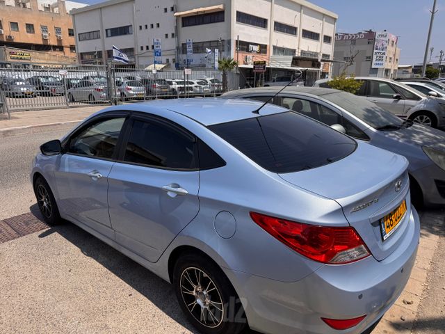 יונדאי אקסנט i25
