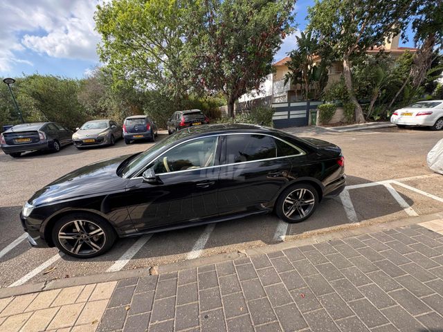 אאודי A4