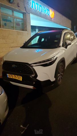 מודעת רכב טויוטה קורולה קרוס