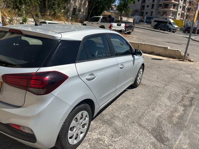 יונדאי i20