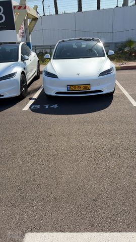 מודעת רכב טסלה מודל 3