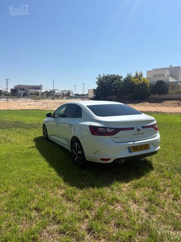 רנו מגאן