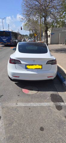טסלה מודל 3