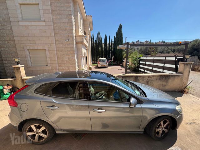 מודעת רכב וולוו V40