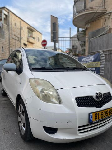 טויוטה יאריס