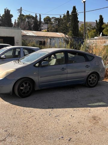 טויוטה פריוס