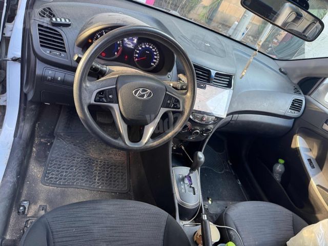 יונדאי אקסנט i25