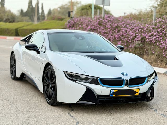 מודעת רכב ב מ וו i8