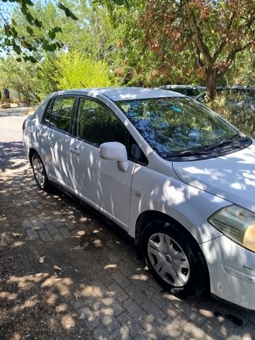 ניסאן טידה