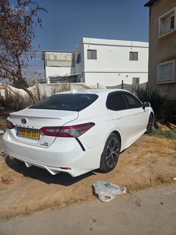 טויוטה קאמרי