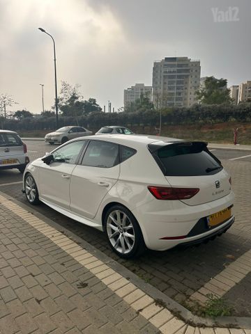 מודעת רכב סיאט לאון