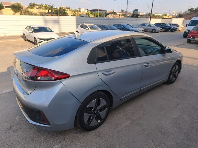 יונדאי איוניק