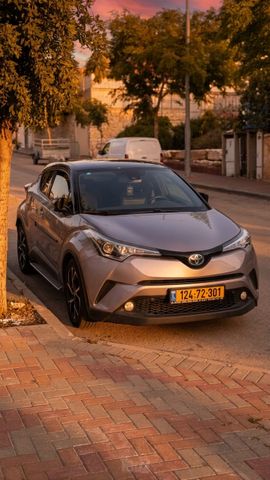 מודעת רכב טויוטה C-HR