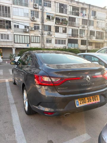 רנו מגאן