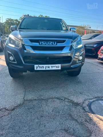 איסוזו די-מקס
