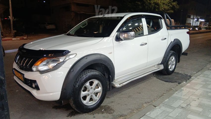 מיצובישי טרייטון / L200
