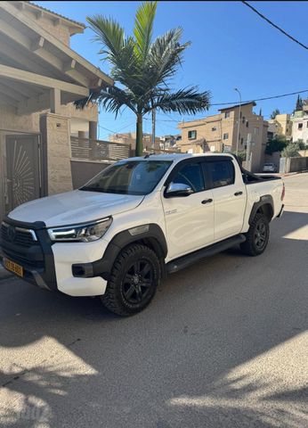 טויוטה היילקס