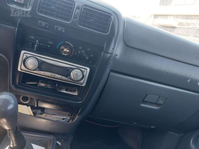 מודעת רכב טויוטה היילקס