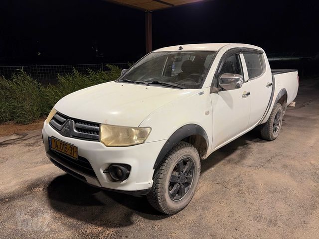 מיצובישי טרייטון / L200