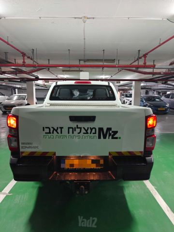 איסוזו די-מקס
