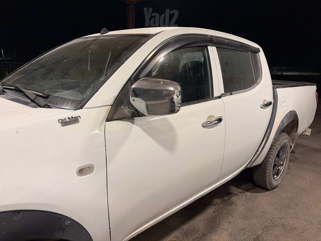 מיצובישי טרייטון / L200