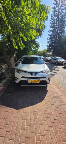 טויוטה RAV4