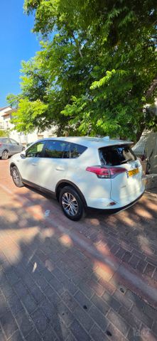 טויוטה RAV4
