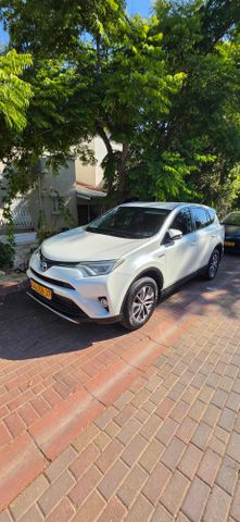 טויוטה RAV4