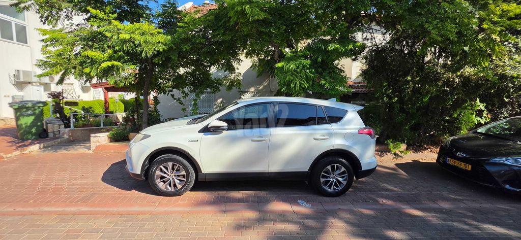 מודעת רכב טויוטה RAV4