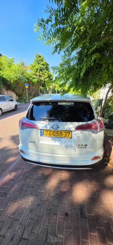 טויוטה RAV4