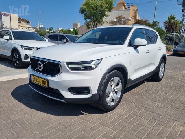 וולוו XC40