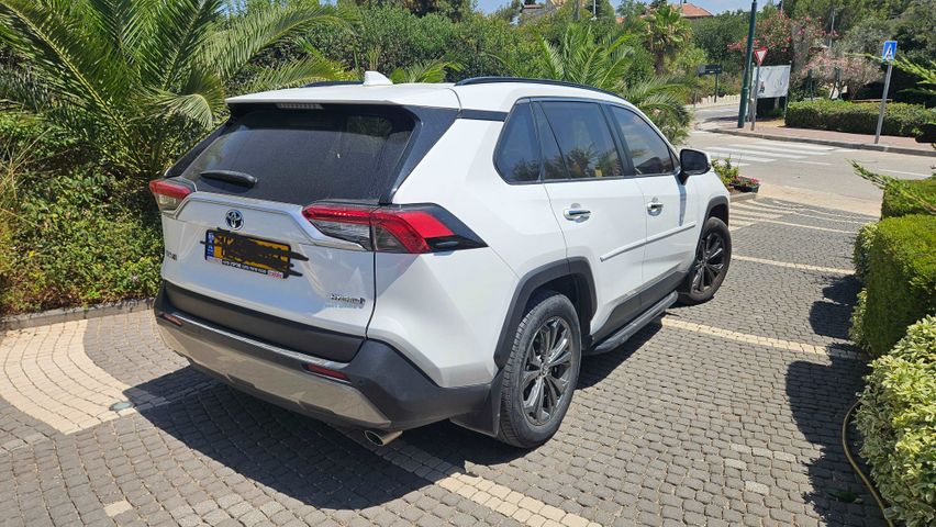 טויוטה RAV4